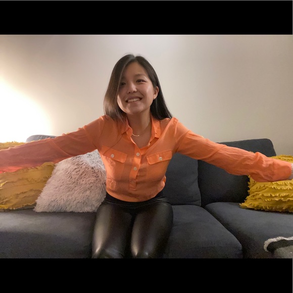 Banana Republic Casual Silk Buttoned Blouse - Picture 2 of 5